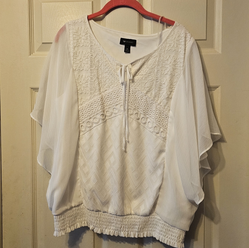 White Women's Top. AB Studio. XL